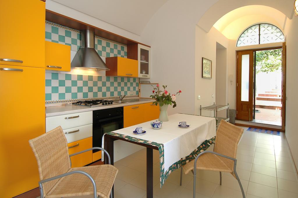 فيلا Amalfi 51 Con Vista Mare, Giardino E Terrazze كونكا دي ماريني الغرفة الصورة